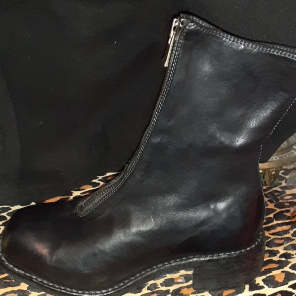Boots - Picture 2 of 4